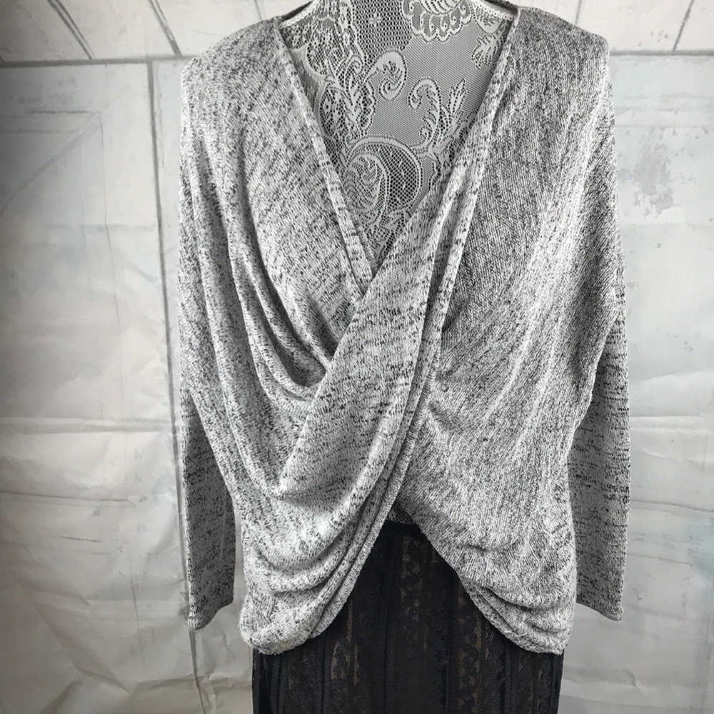 Divided  By. H&M top. Size s